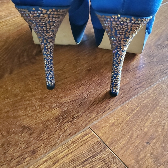 Steve Madden Platform Heels ๐ - Picture 3 of 4